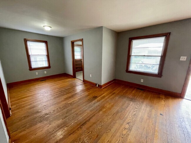 Photo - Duplex Downtown Athens! Walk to shopping and entertainment!