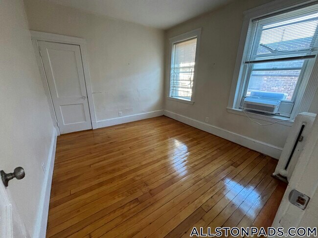 Photo - 215 Harvard Ave Unidad 12