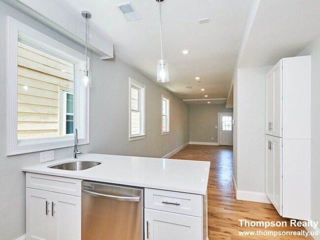 Photo - 1110 Saratoga St Unit 1