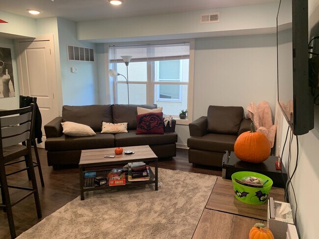 Photo - 1609 Sydenham