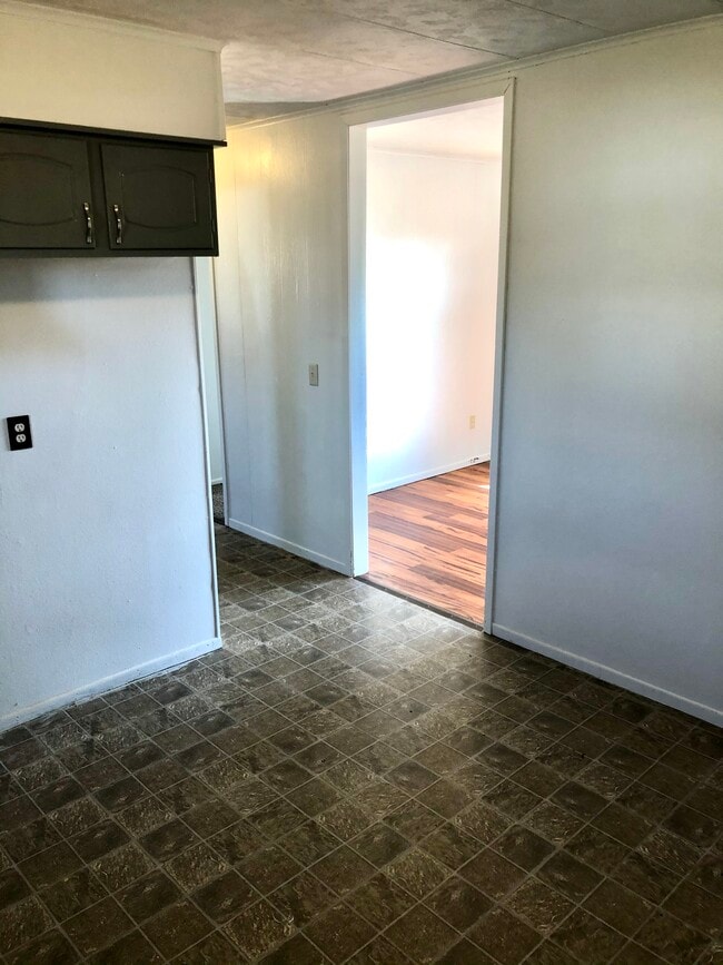 Photo - 130-132 Fauber Ln