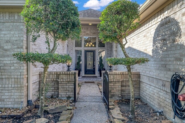 Photo - 192 Monterrey Rd W