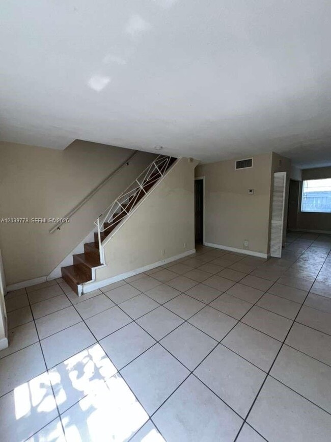 4625 NW 9th Dr