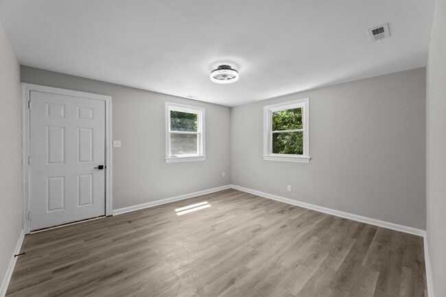 Photo - 1424 Springbrook Dr