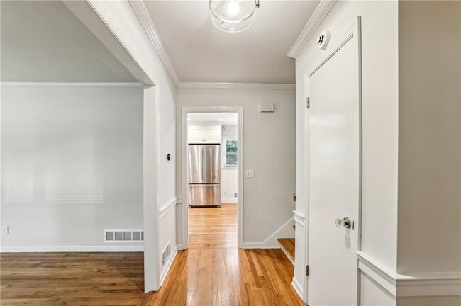 Photo - 190 Thompson Pl