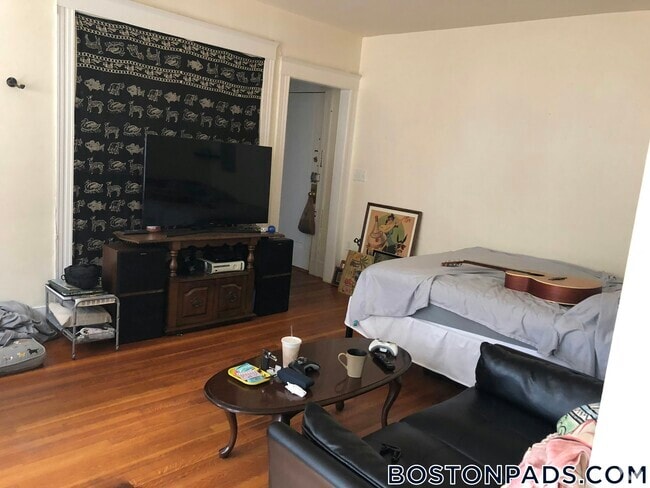 Building Photo - 1615 Commonwealth Ave Unit 32 Rental