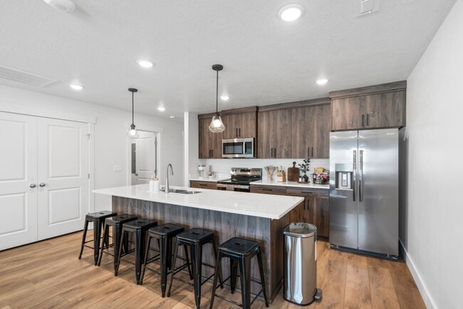 Photo - 394 N 400 E