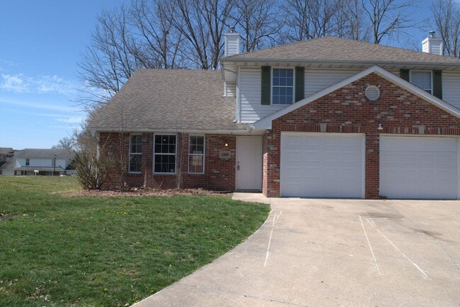 Building Photo - 1309-1311 Godas Unit 1309