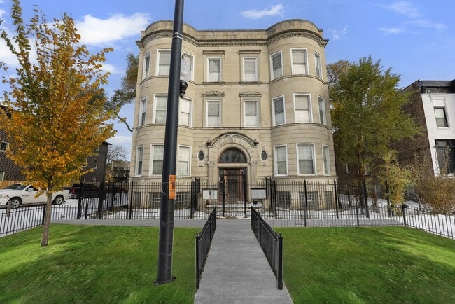 Photo - 5341 S Indiana Ave Unit 5341 -  3