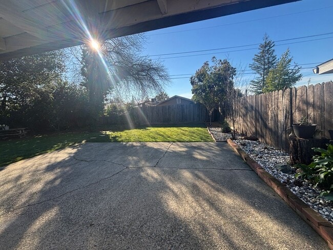 Photo - Central Roseville, Close to Shopping and Parks, 3 Bedroom 2 Bathrooms, 1536sq feet