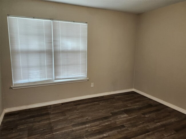 Building Photo - 1000 S 8th St Rental