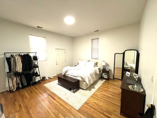 Photo - 1340 N Dean St Unidad 1