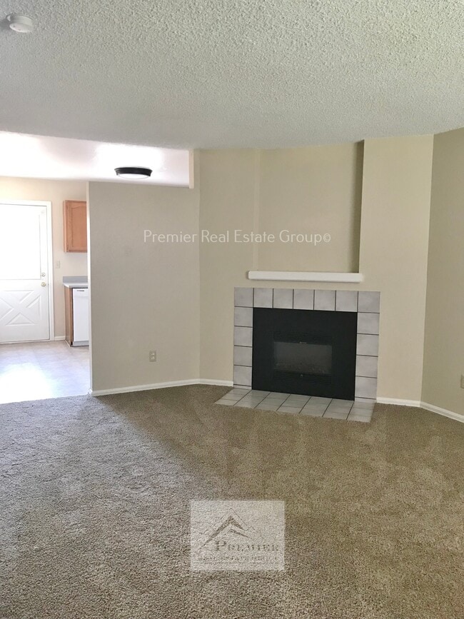 Photo - 513 Comanche Village Dr