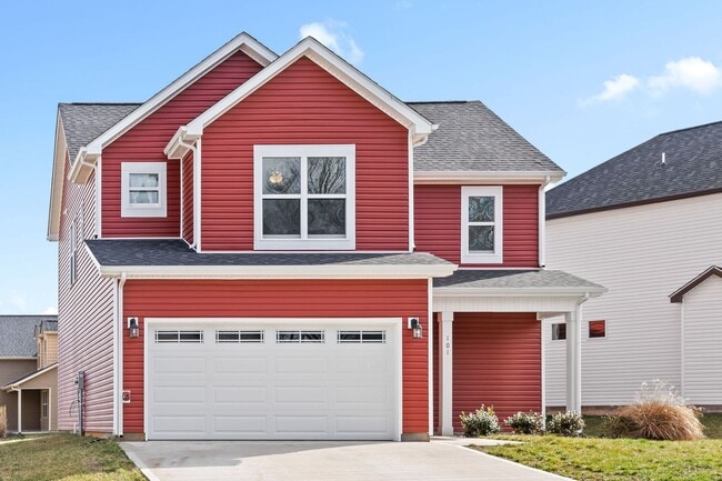 101 Lucerne Ln