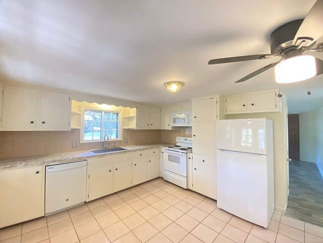 Building Photo - 94 Millville St