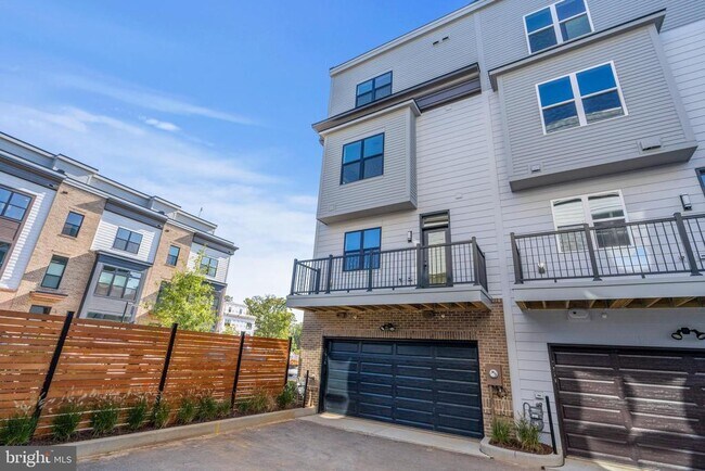 Photo - 2038 Tysons Ridgeline Rd