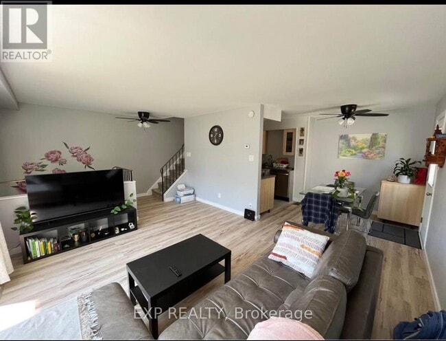 Photo - 135 Sonnet Crescent