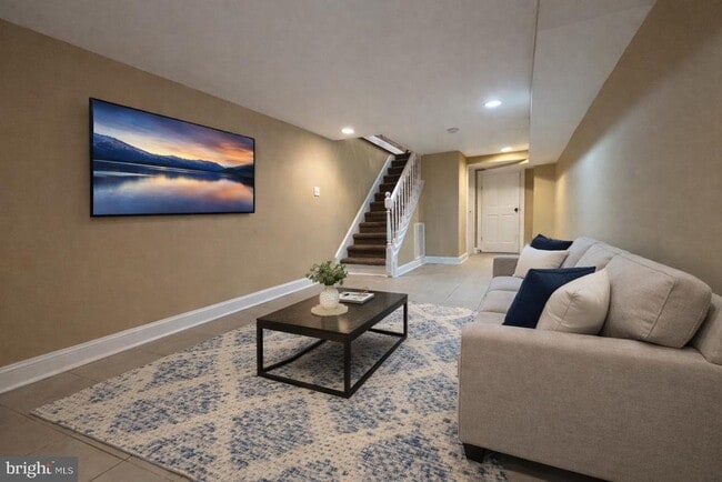 Photo - 1122 W Hamburg St