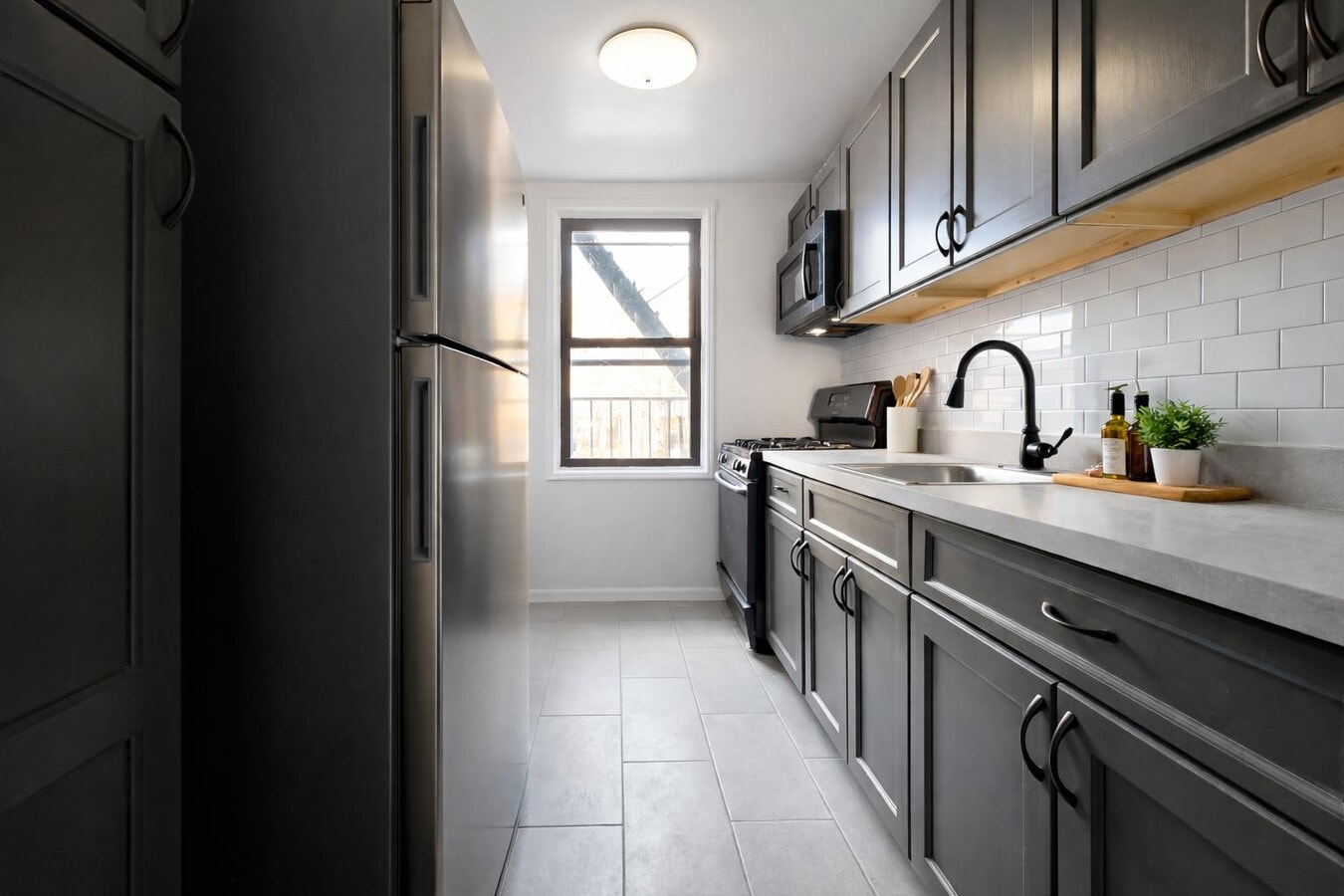 Photo - 525-527 Riverdale Avenue Unit 3J