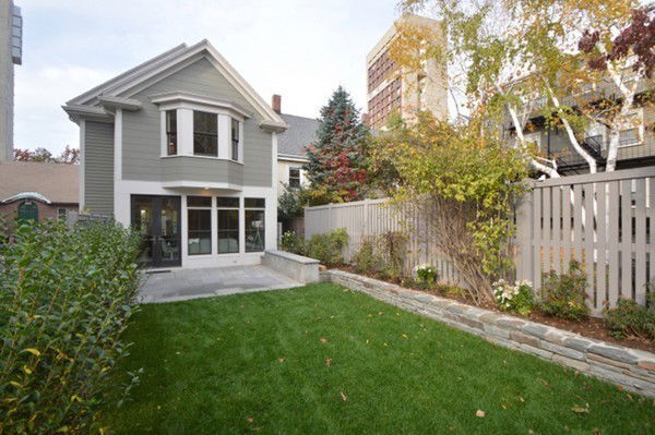 Photo - 136 Banks St