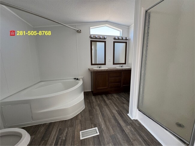 Photo - 16206 Wood Dr