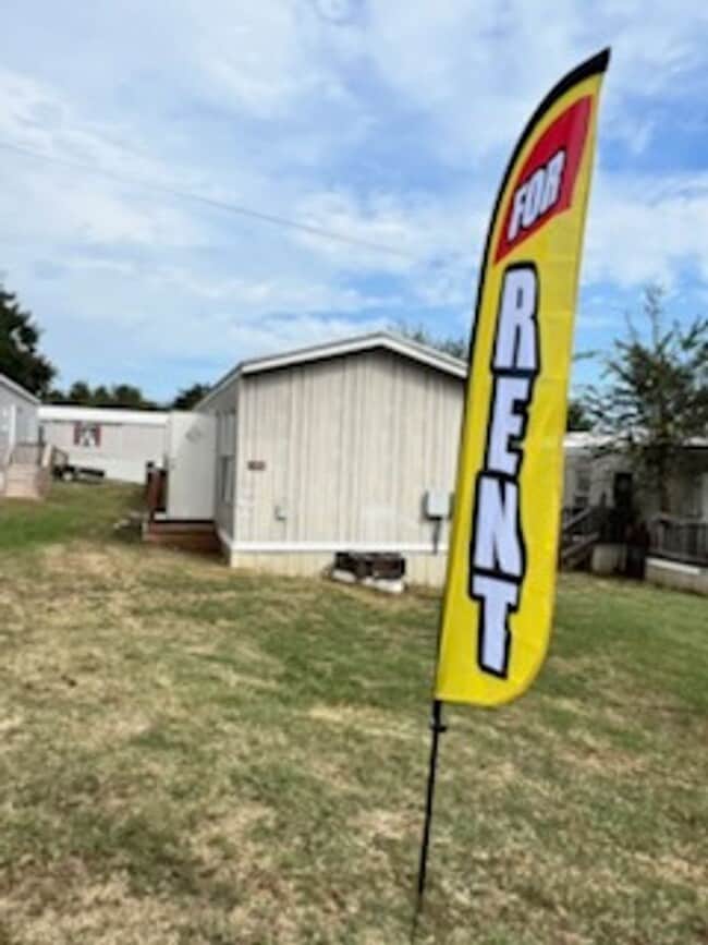 Building Photo - 510 W Alabama Ave