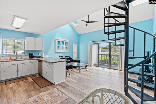 Photo - 1880 Colony Dr