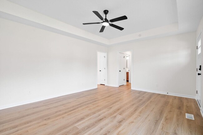 Photo - 227 Short St