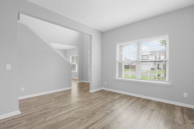 34 W W Winn Ave