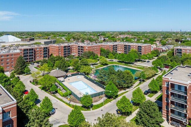 6430 W Berteau Ave Unit 311