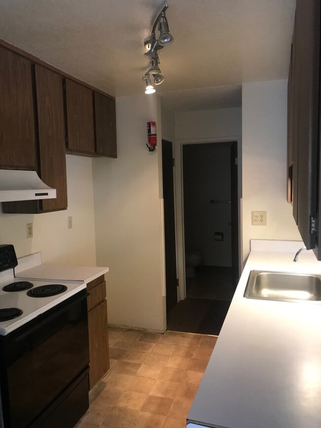 Building Photo - Spacious Condo Near Heavenly - Long Term Rental