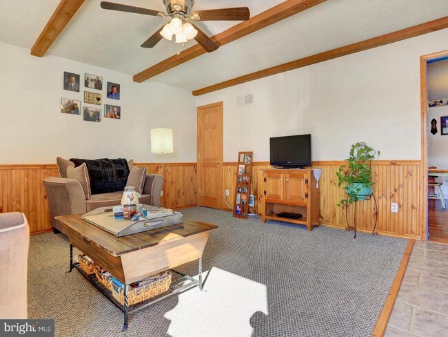 Photo - 16 Colonial Dr