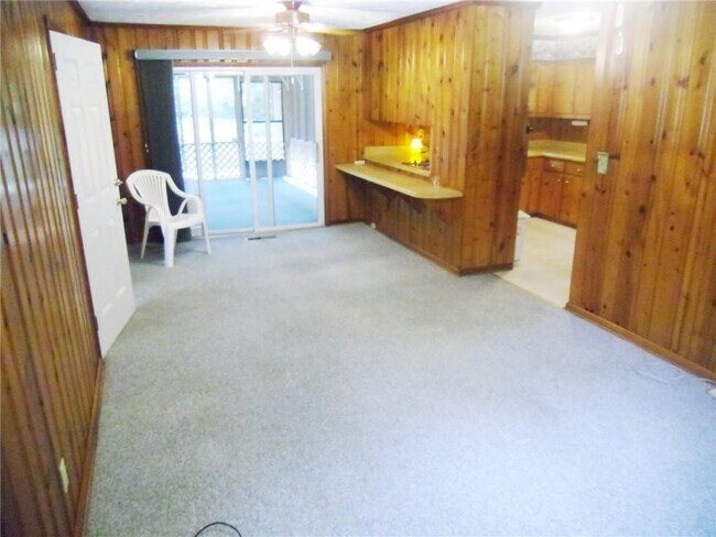 Photo - 2604 Princess Ln SE