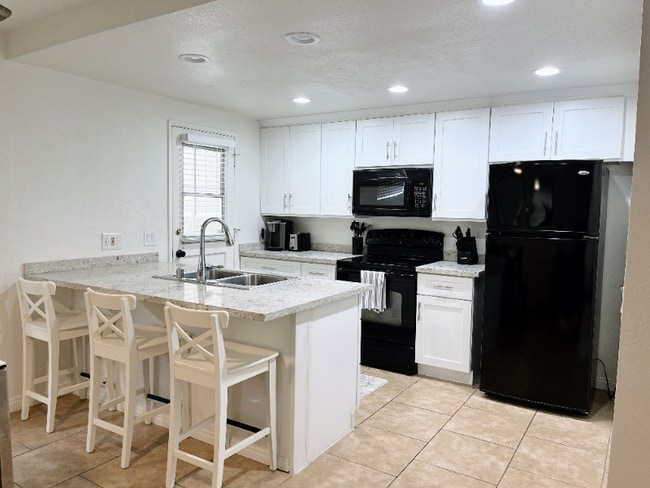 Photo - 1070 Grand Ave Unit 2