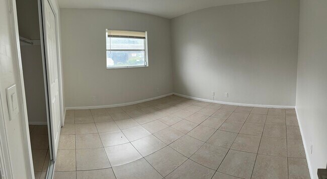 Photo - 7801 NW 70th Ct