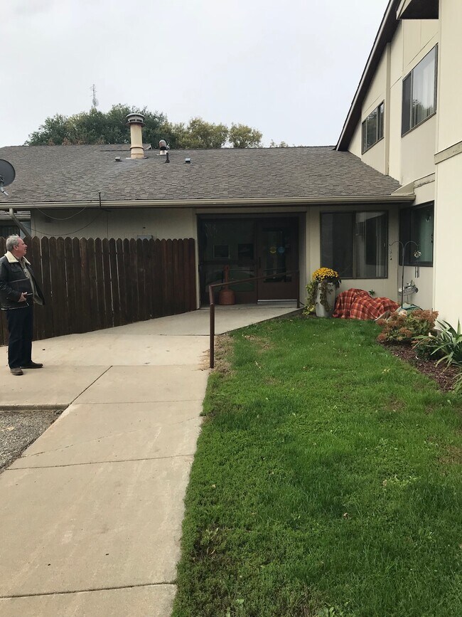 Photo - 902 S Douglas St Unit 206