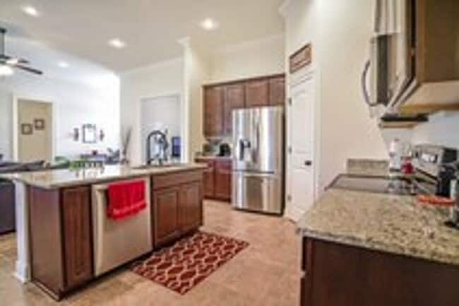 Photo - 1908 Chandler Ave