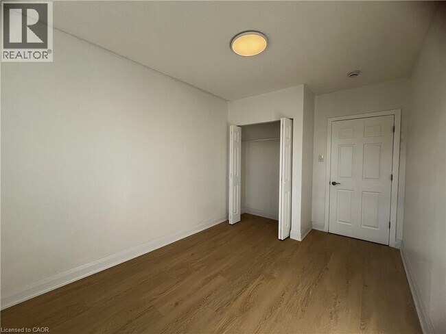 Photo - 804A ST CLAIR Avenue W Unit# 101 Unit 101