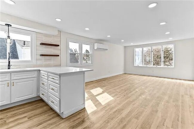 Photo - 2-23 Joy St Unidad 2