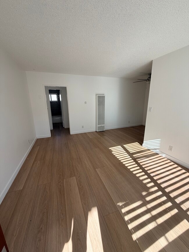 Photo - 940 S Venice Blvd