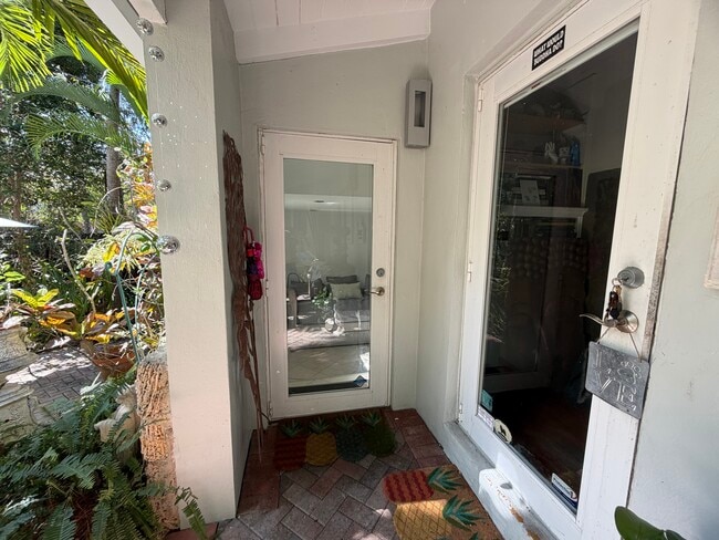 Entrada a la eficiencia - 2539 Swanson Ave