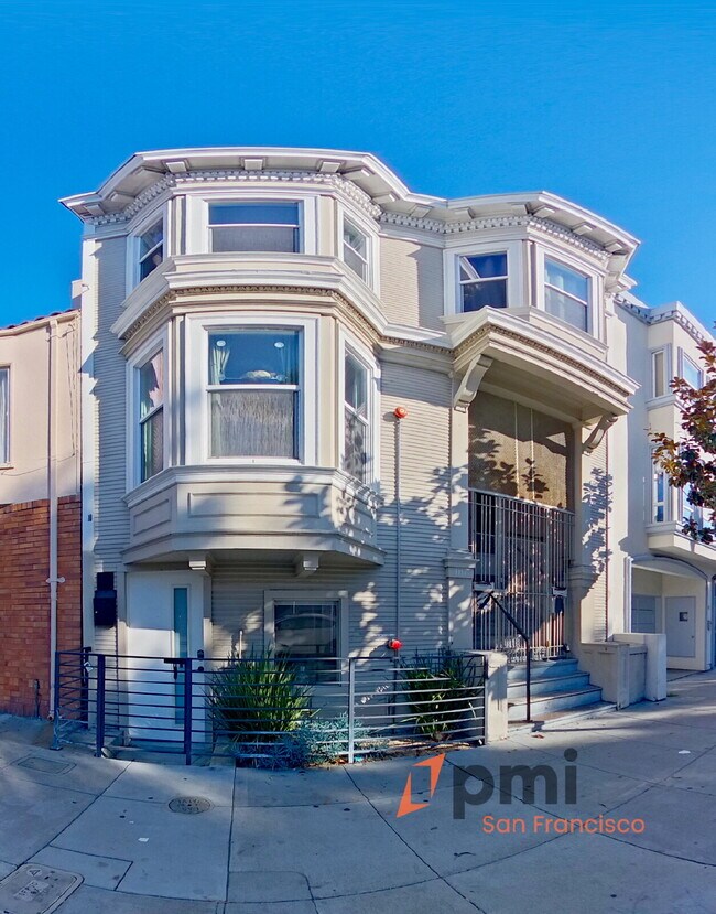 Building Photo - Spacious 2-Bed, 2-Bath Haven in the Heart of San Francisco – 1,050 Sq Ft of Urban Living!