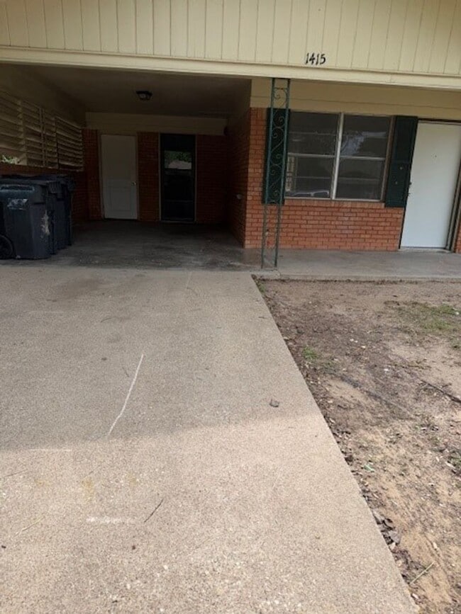 Photo - 1415 Mockingbird Ln