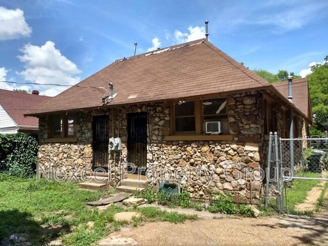 Photo - 785 E Pkwy S