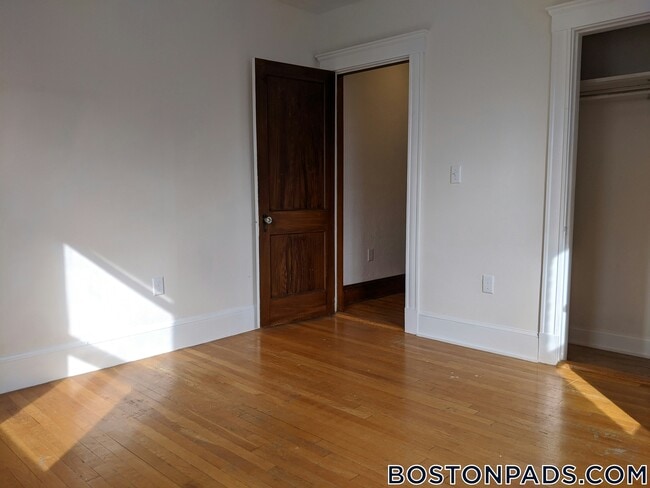 Photo - 14 Lakeville Rd Unit 12-A