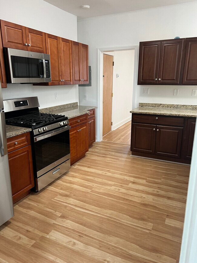 425 Kearny Ave Apartments Unit Renovated 2nd Floor Kearny, NJ