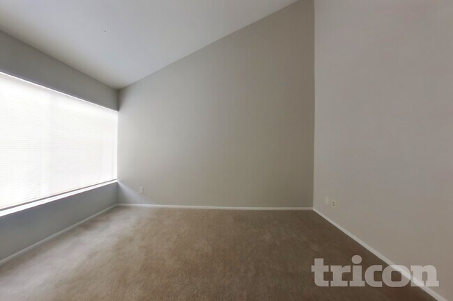 Photo - 3031 W Mercer Ln
