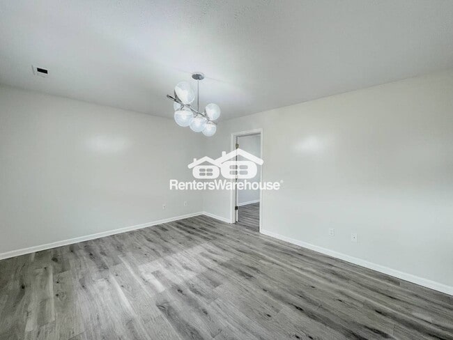 Photo - 835 Deer Path Trail