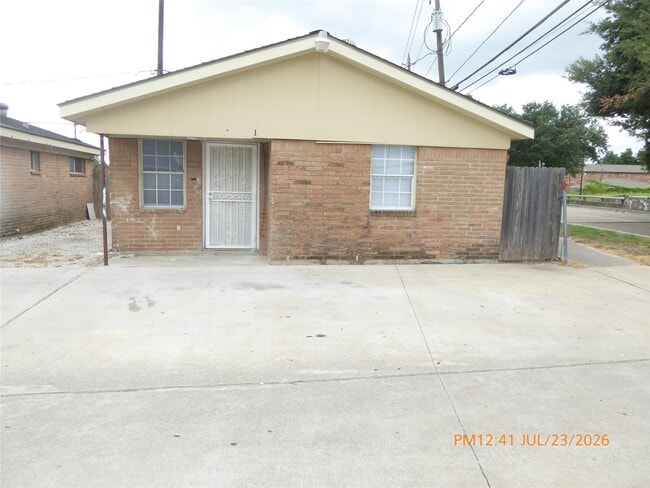 Building Photo - 5520 Cavalcade St