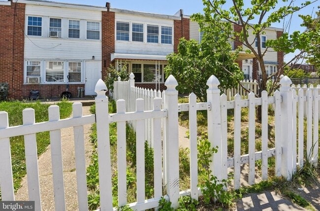Photo - 7905 Eastdale Rd